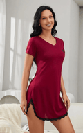 Pyjama femme rouge à manches courtes et dentelle noire, confortable et élégant pour la détente